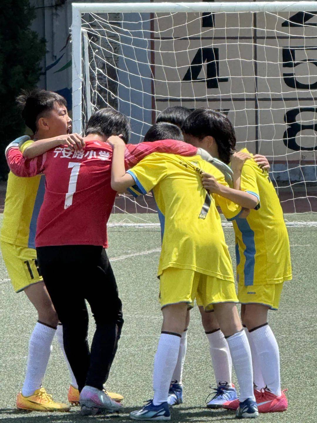 足球比赛的激烈程度在各国广受认可