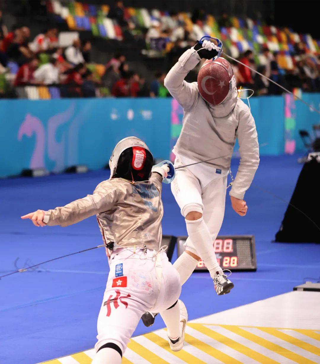 保加利亚选手夺得击剑比赛女子团体金牌