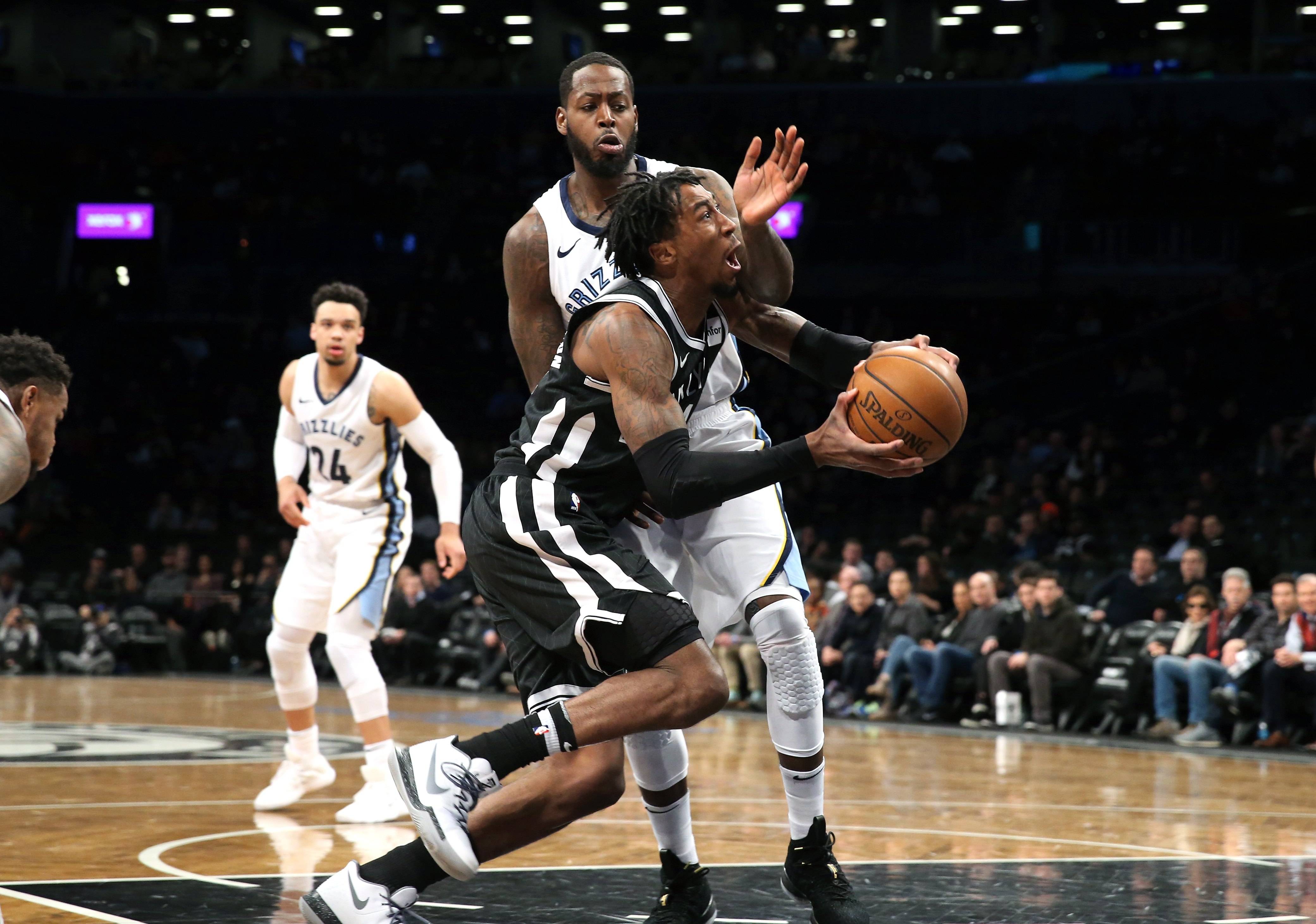 纽约尼克斯大胜灰熊，逆袭取胜