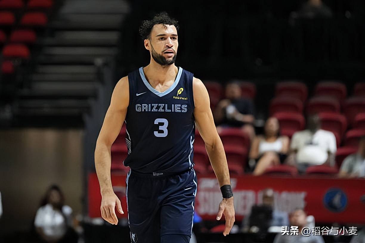 快船客场逆袭灰熊，主控后卫主攻火力