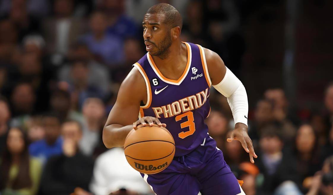 快船擒拿雄鹿保持不败