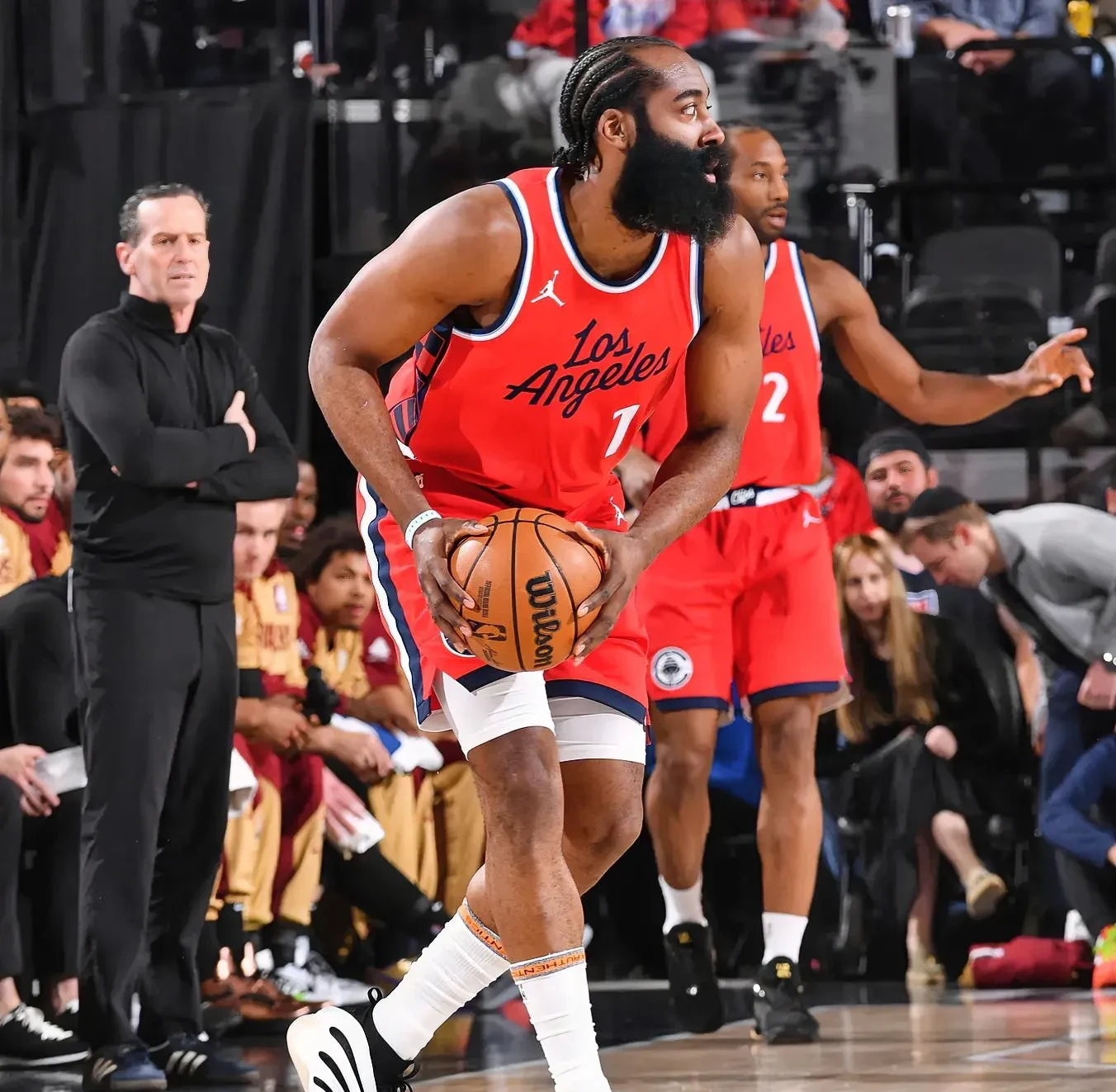 火箭客场力克快船，哈登砍下35分