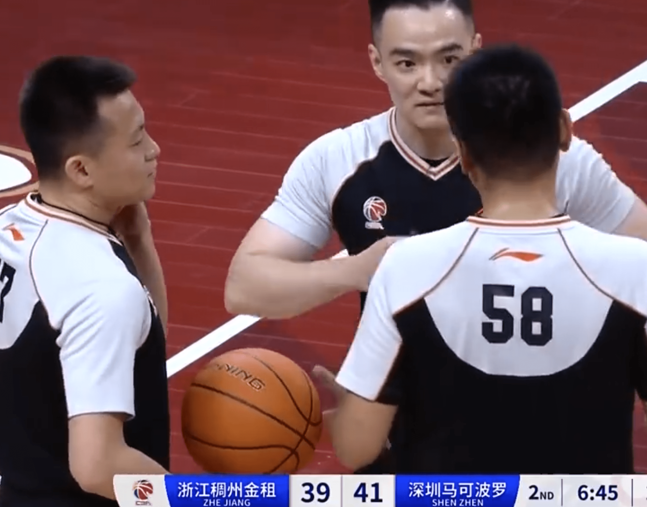 上港主场2-1力帆拉波尔特送点比赛过程回顾的简单介绍