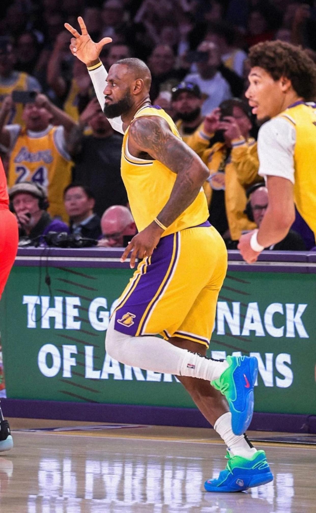 骑士遭遇惨败，湖人豪取七连胜