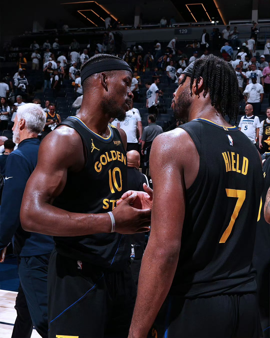 勇士主场大胜森林狼，全队发挥稳定