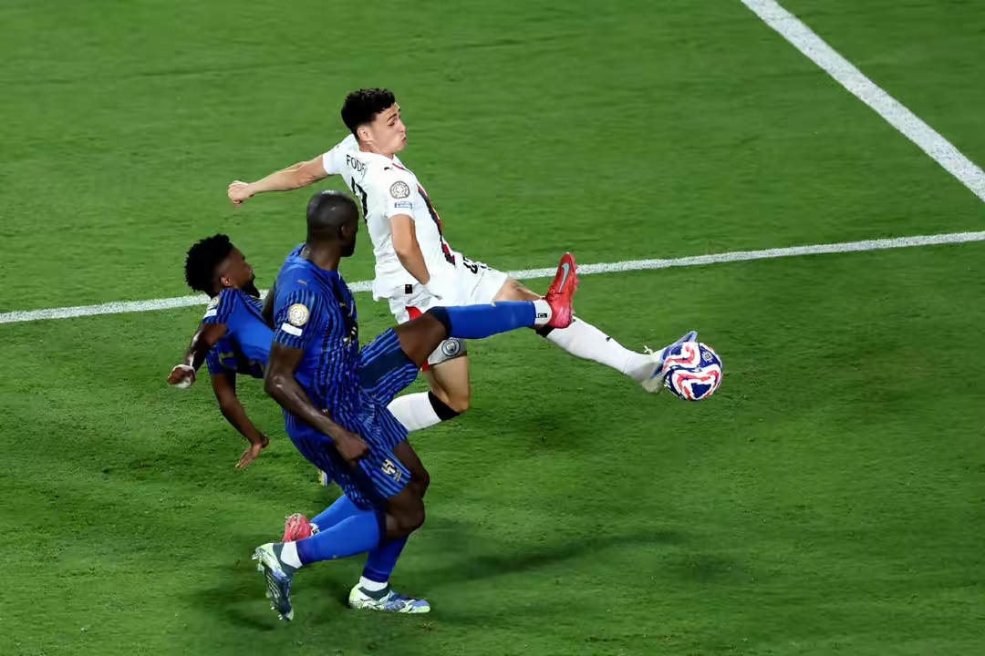 关于曼城客场大胜，晋级下一轮，拜仁遭遇失利的信息